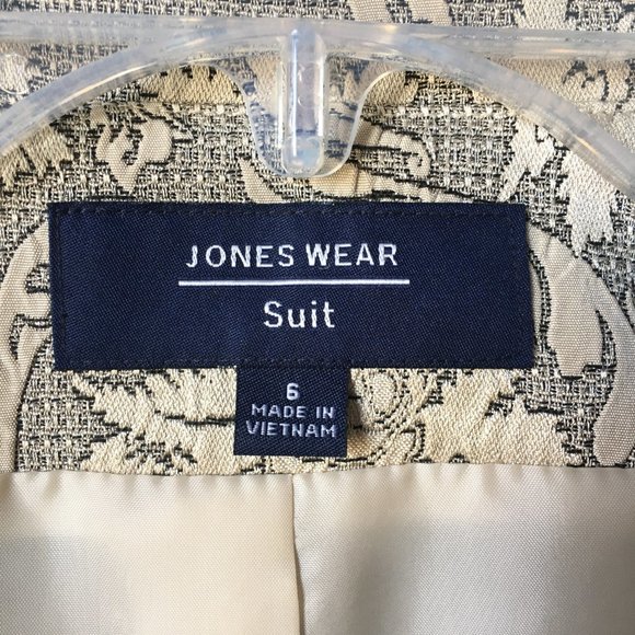 Jones Wear Suit Jacket Champagne and Black Brocade Size 6 Black Buttons - Picture 6 of 6